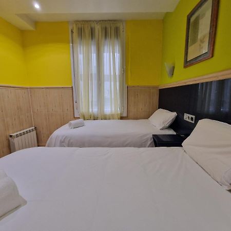 Pension Izar Bat Guesthouse サン・セバスティアン エクステリア 写真