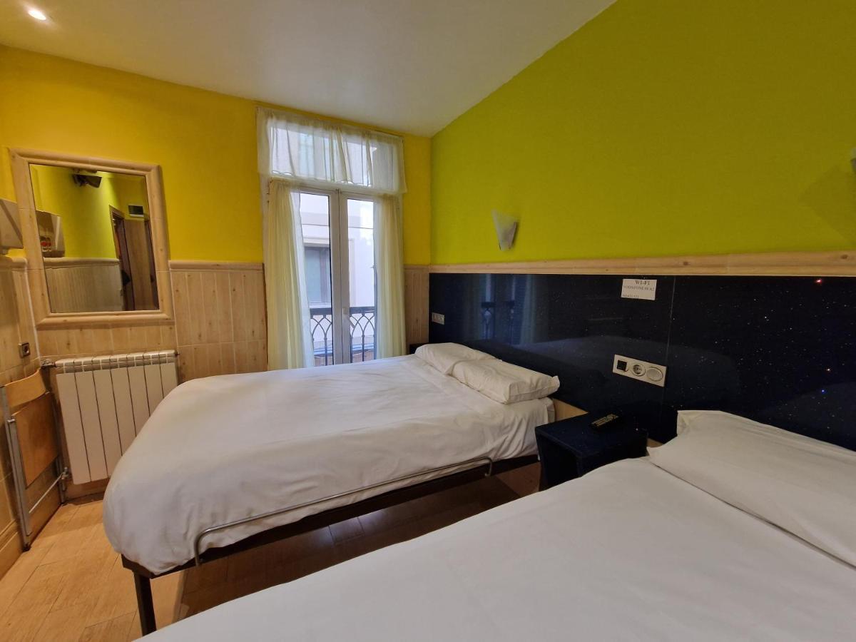 Pension Izar Bat Guesthouse サン・セバスティアン エクステリア 写真
