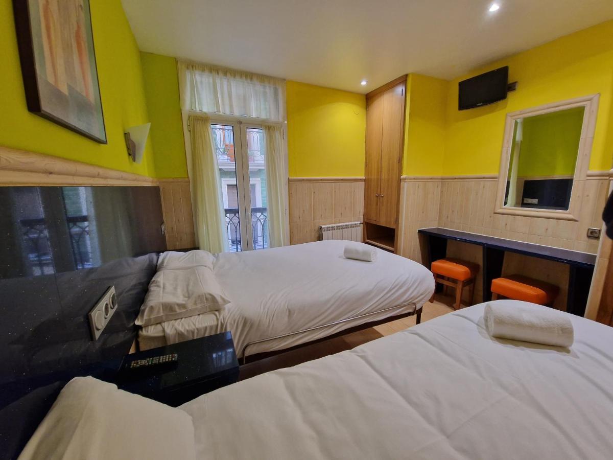 Pension Izar Bat Guesthouse サン・セバスティアン エクステリア 写真